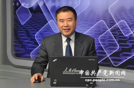 中国延安干部学院常务副院长陈燕楠在演播室