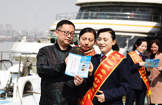 3��7�գ��Ͼ���˰����֡�˰��ר�ҷ���ӡ��߽��������˹�˾���ṩ˰�����񡣣�����㣩