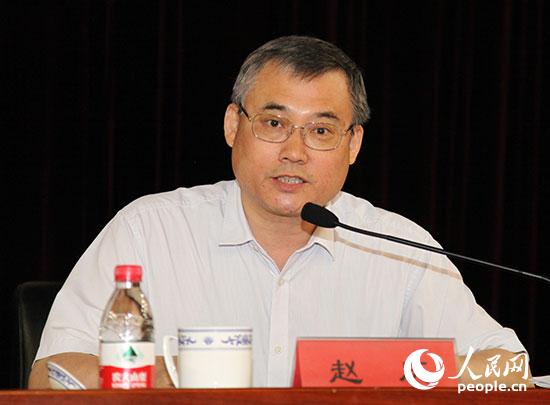 中组部老干部局副局长赵庆。
