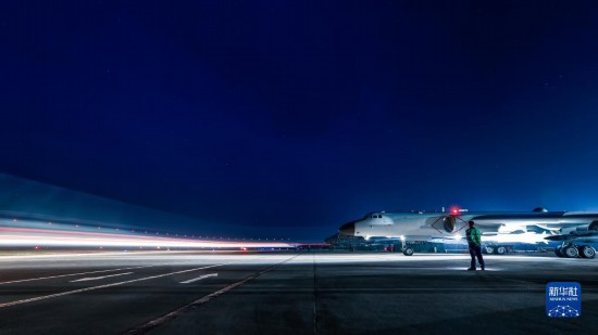 空軍航空兵某團飛行二大隊進行夜間訓練（2020年5月29日攝）。新華社發（王宇龍 攝）